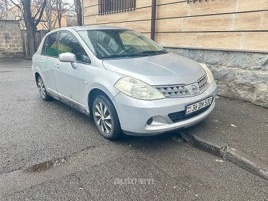 Nissan Tiida  2008 
