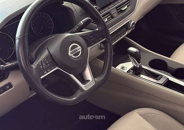 Nissan Altima