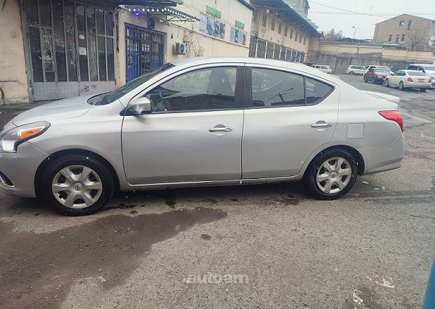 Nissan Versa