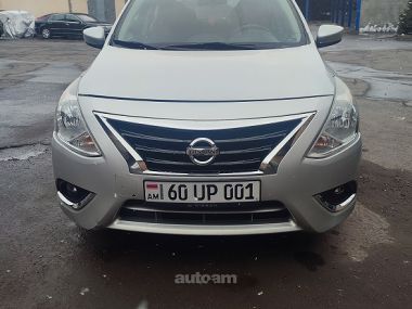 Nissan Versa  2019 
