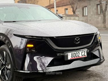 Mazda EZ-60  2025 