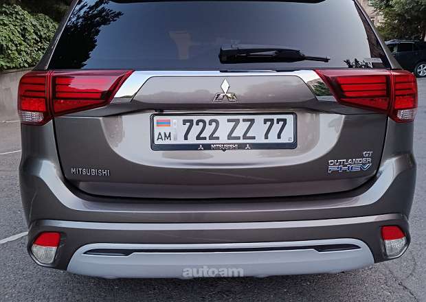 Mitsubishi Outlander PHEV 2018 — լուսանկար 9