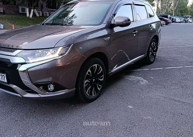 Mitsubishi Outlander PHEV 2018 — լուսանկար 5