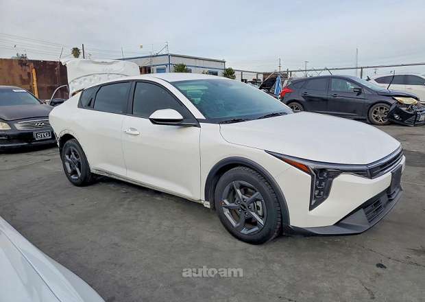 Kia K4