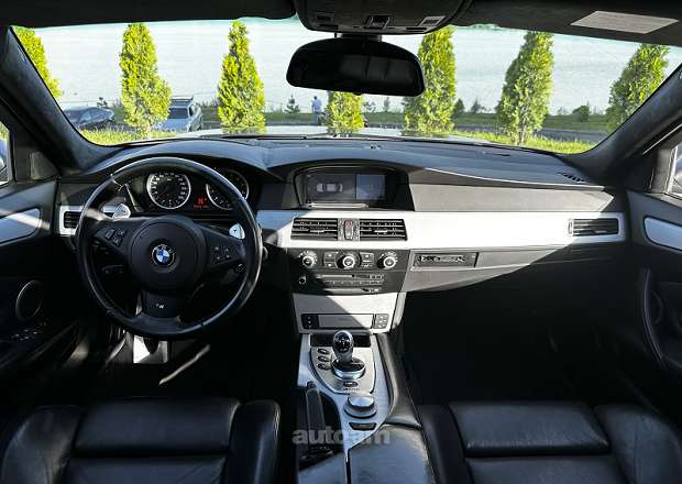 BMW M5 2008 — фото 12