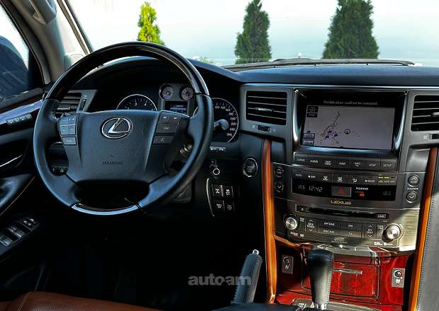 Lexus LX 570 2011 — լուսանկար 13