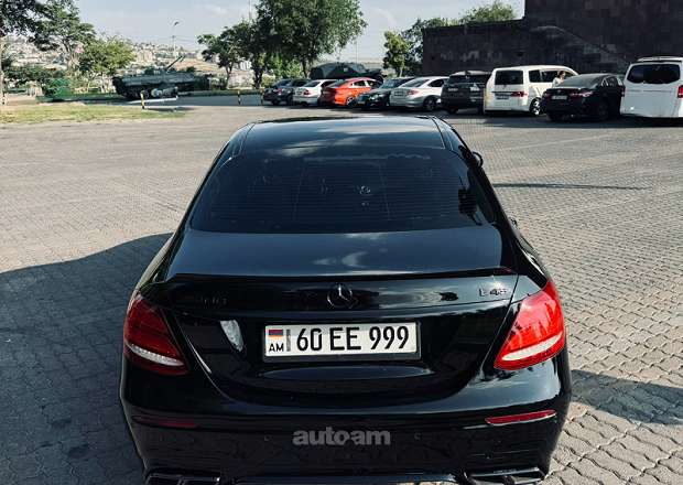 Mercedes-Benz E 43 AMG