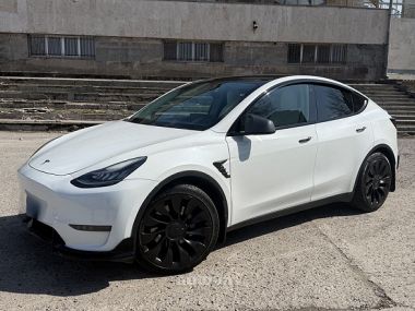 Tesla Model Y  2020 