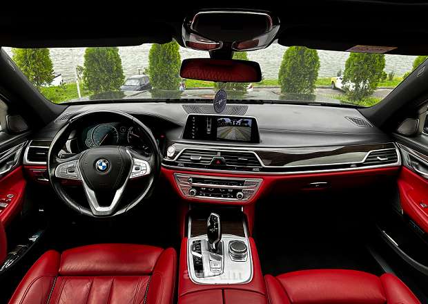 BMW 750 2017 — photo 13