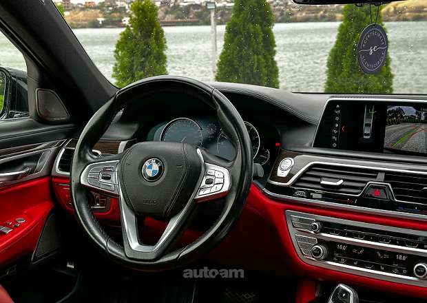 BMW 750 2017 — photo 12