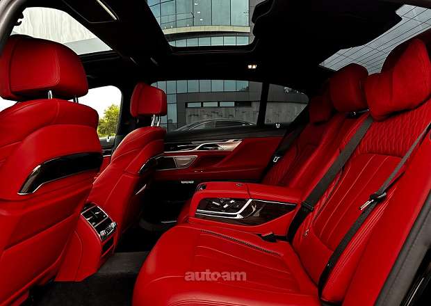 BMW 750 2017 — photo 9