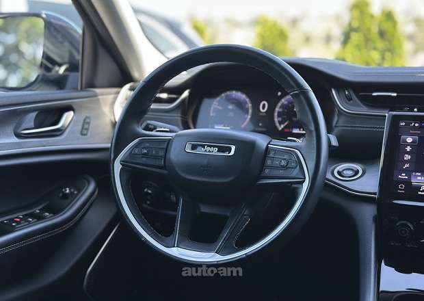 Jeep Grand Cherokee 2021 — լուսանկար 12