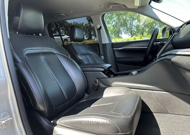 Jeep Grand Cherokee 2021 — լուսանկար 11