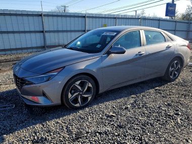 Hyundai Elantra  2021 