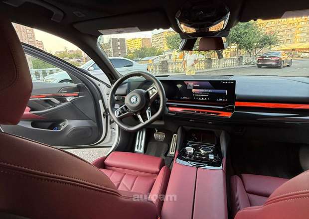 BMW i5