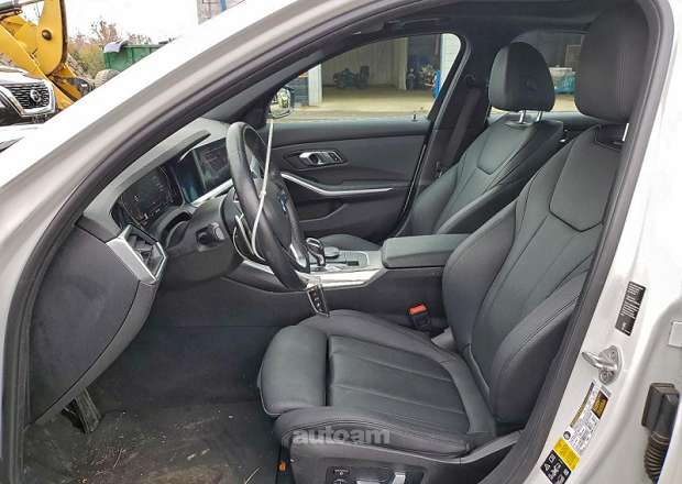 BMW 330
