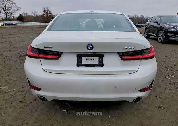 BMW 330