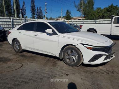 Hyundai Elantra  2023 