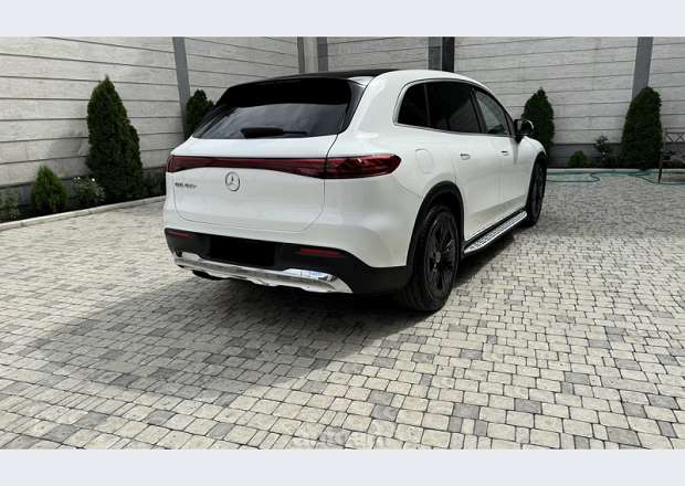 Mercedes-Benz EQS SUV