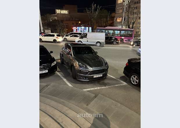 Porsche Cayenne 2012 — լուսանկար 3