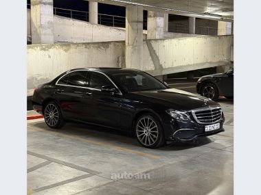 Mercedes-Benz E 200  2017 