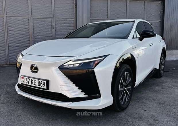 Lexus RZ 300