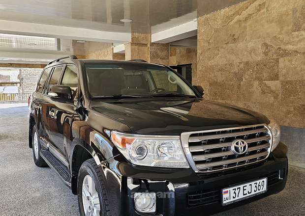 Toyota Land Cruiser 200