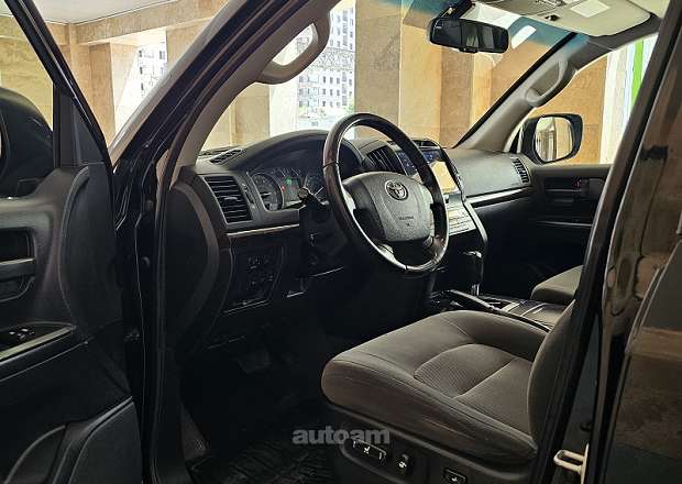 Toyota Land Cruiser 200