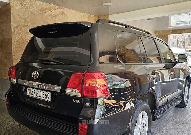 Toyota Land Cruiser 200