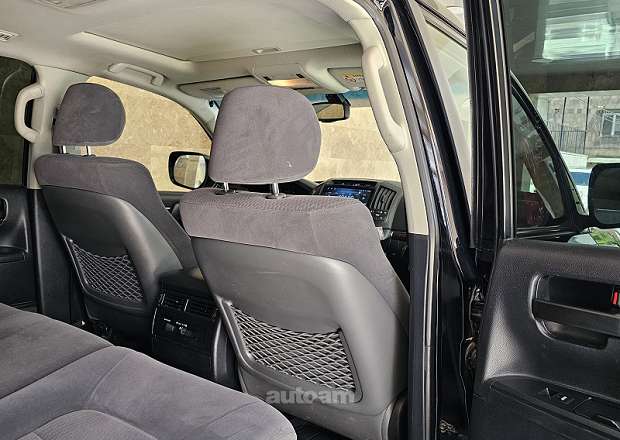 Toyota Land Cruiser 200