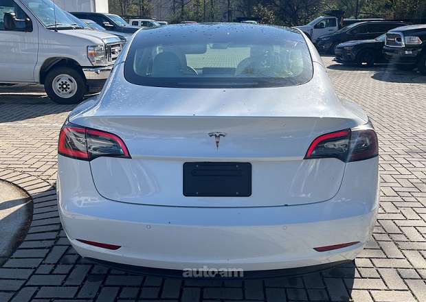 Tesla Model 3 2021 — photo 3