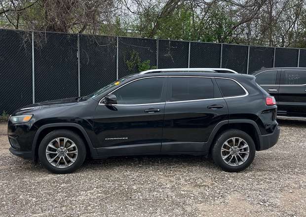 Jeep Cherokee 2019 — լուսանկար 10