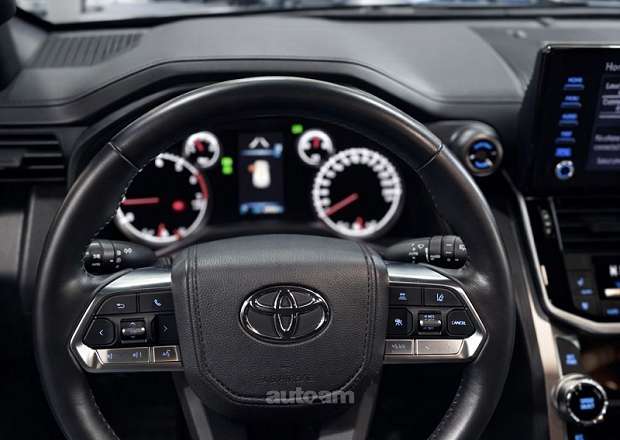 Toyota Land Cruiser 300