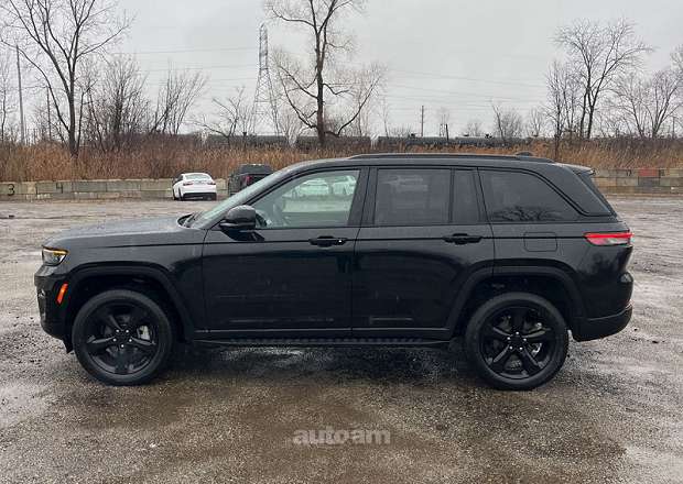 Jeep Grand Cherokee 2024 — լուսանկար 7