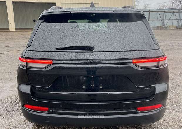 Jeep Grand Cherokee 2024 — լուսանկար 10