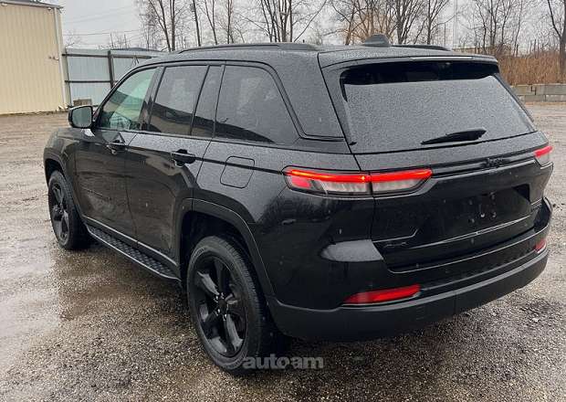 Jeep Grand Cherokee 2024 — լուսանկար 9