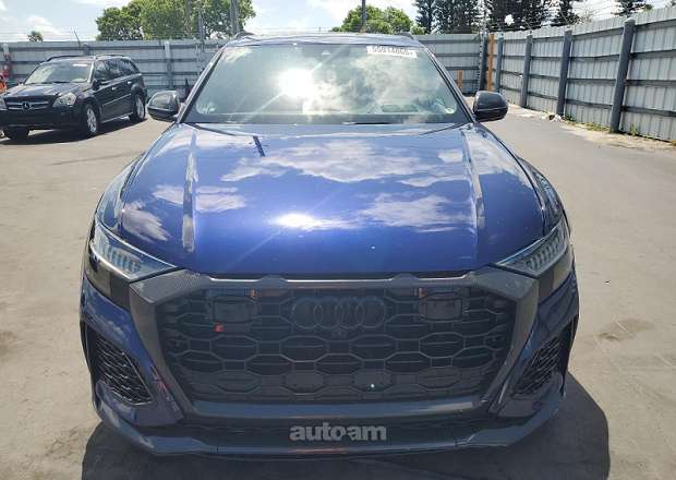 Audi RSQ8
