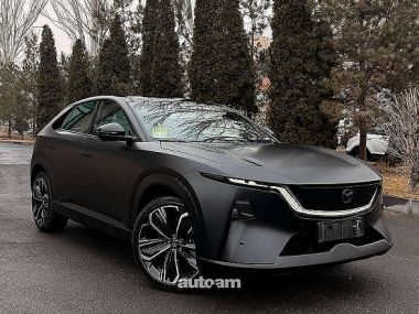 Mazda EZ-60  2025 