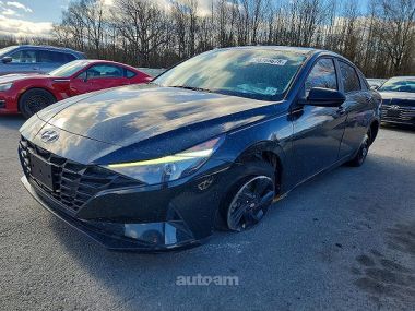 Hyundai Elantra  2021 