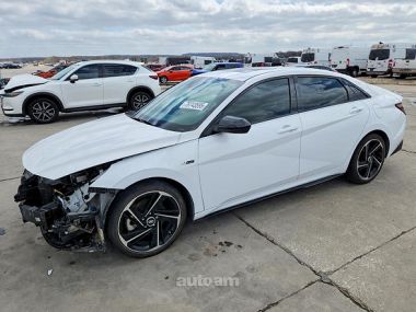Hyundai Elantra  2021 