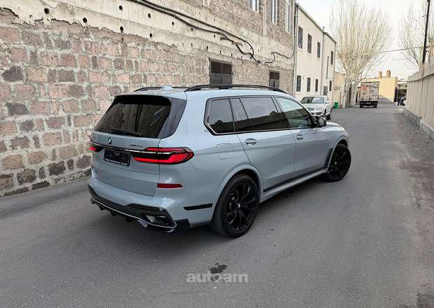 BMW X7