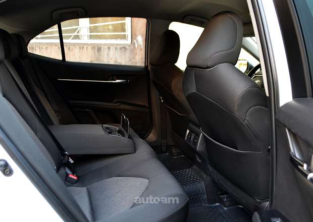 Toyota Camry 2018 — լուսանկար 8