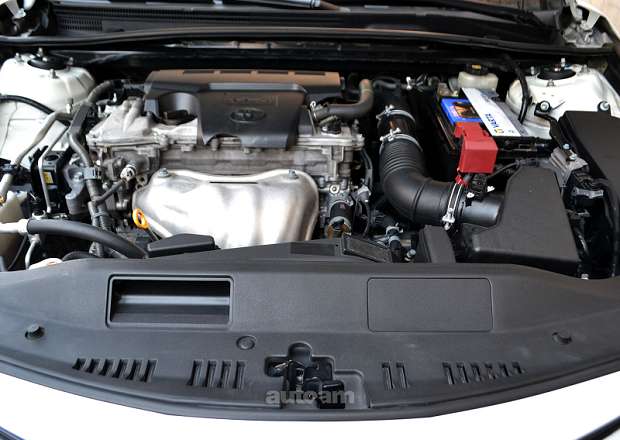 Toyota Camry 2018 — լուսանկար 12