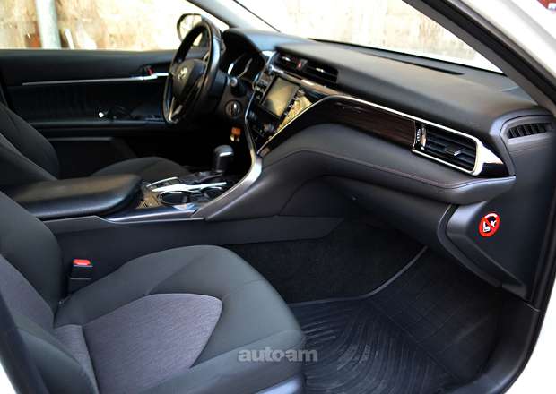 Toyota Camry 2018 — լուսանկար 10
