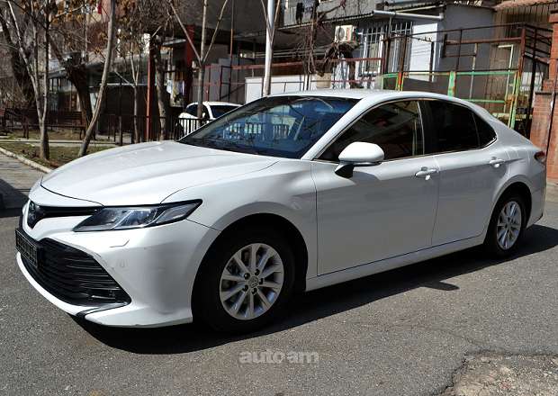 Toyota Camry 2018 — լուսանկար 4
