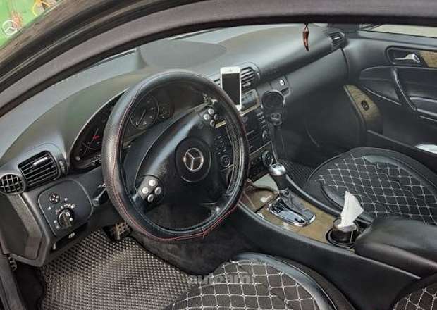 Mercedes-Benz C 230