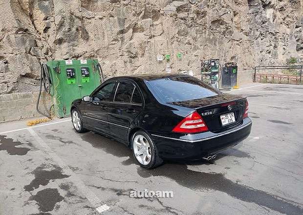 Mercedes-Benz C 230