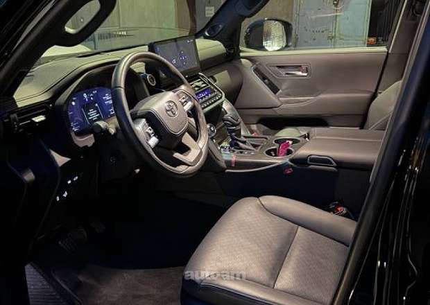 Toyota Land Cruiser 300