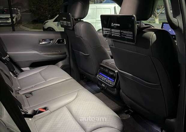 Toyota Land Cruiser 300