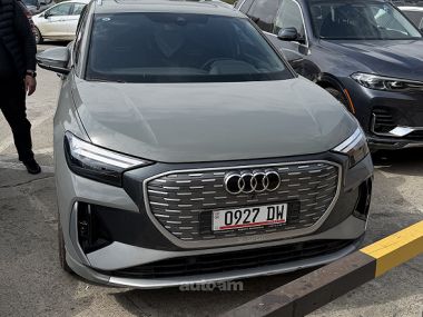 Audi Q4 e-tron  2024 